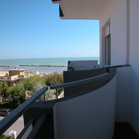 Tyc Hotel Torre Pedrera Buitenkant foto